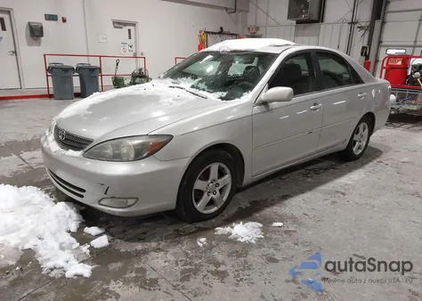 2004 Toyota Camry Se V6 z USA, uszkodzony, nr VIN 4T1BA32K44U501960